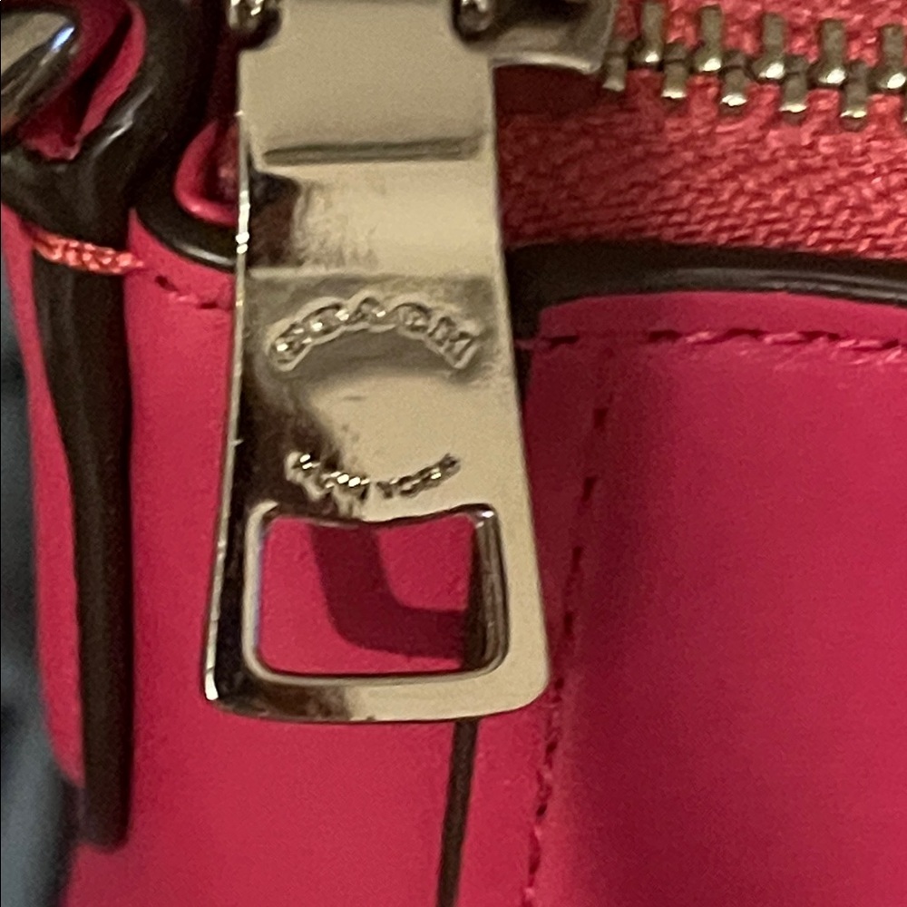 Coach Vibrant Pink Leather Shoulder Bag - Picture 3 of 6